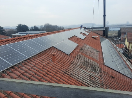 Lavori pannelli solari tetto