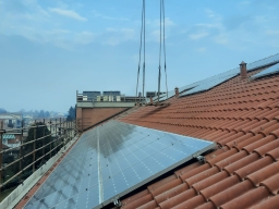 Rimozione pannelli solari dal tetto 
