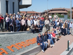 Foto pranzo volontari fondazione 2025